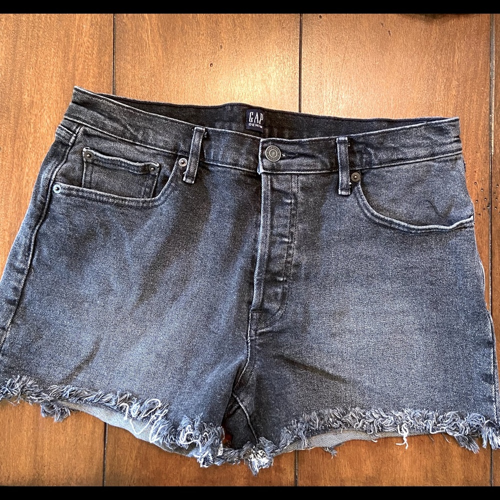 GAP High Rise button fly short